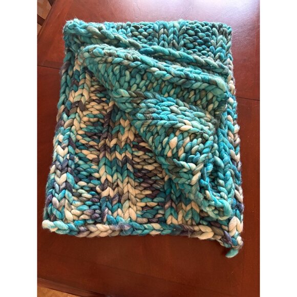 Anthropologie Chunky Knit Wool 50 in x 60 in Oversized Throw Blanket Blue Tones - Picture 4 of 12